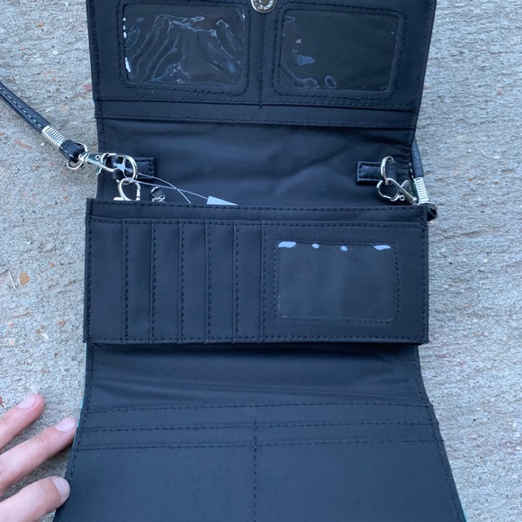 Wallet never been used - Picture 2 of 3